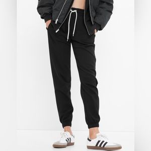 GAP vintage soft classic joggers in true black.